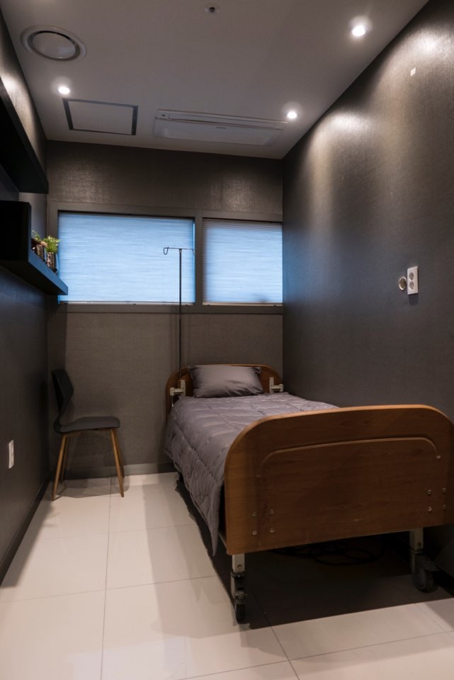 Private recovery room